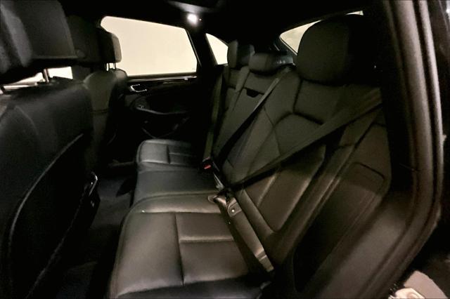 Photo of 2025 Dolomite Silver Metallic Porsche Macan