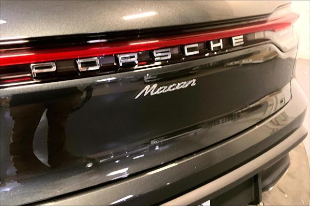 Photo of 2025 Dolomite Silver Metallic Porsche Macan