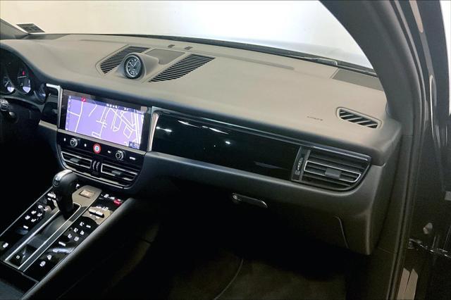 Photo of 2025 Dolomite Silver Metallic Porsche Macan