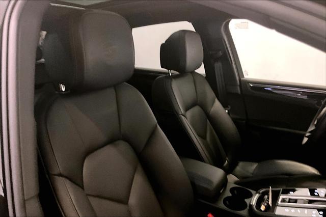 Photo of 2025 Grey Porsche Macan
