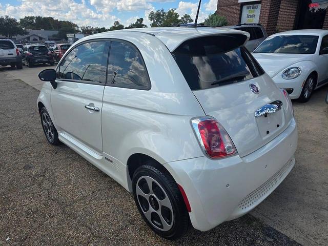 Photo of 2015 Bianco Perla (Pearl White Tri-Coat) FIAT 500e
