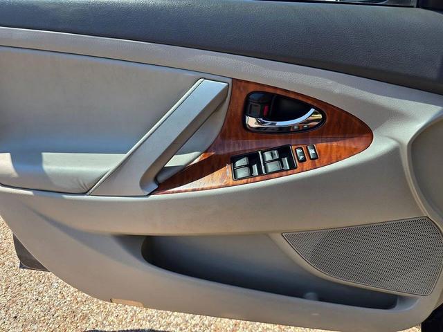Photo of 2011 Magnetic Gray Metallic Toyota Camry