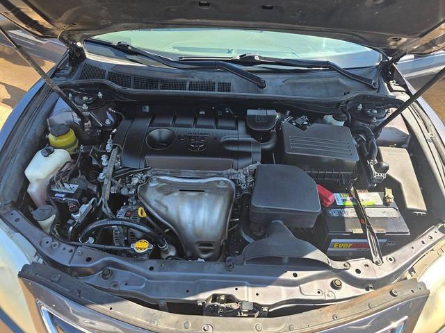 Photo of 2011 Magnetic Gray Metallic Toyota Camry