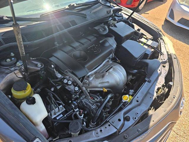 Photo of 2011 Magnetic Gray Metallic Toyota Camry
