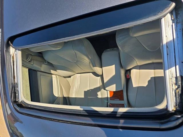 Photo of 2011 Magnetic Gray Metallic Toyota Camry