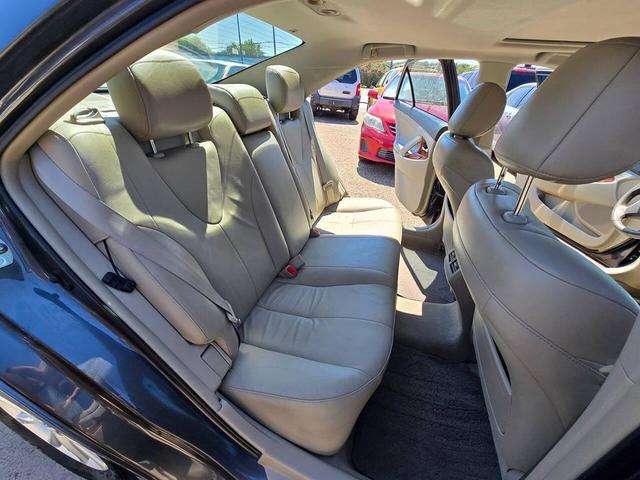 Photo of 2011 Magnetic Gray Metallic Toyota Camry