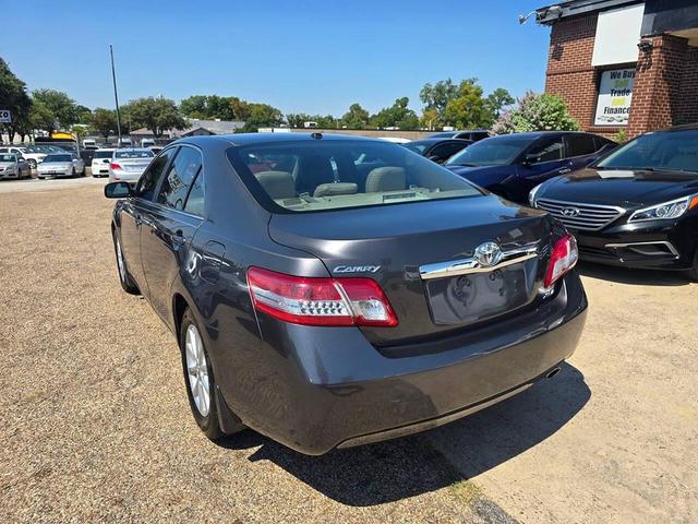 Photo of 2011 Magnetic Gray Metallic Toyota Camry