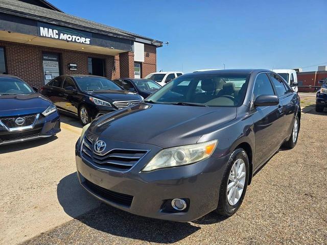 Photo of 2011 Magnetic Gray Metallic Toyota Camry