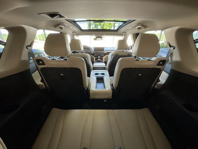 Photo of 2025 Platinum White Pearl Acura MDX
