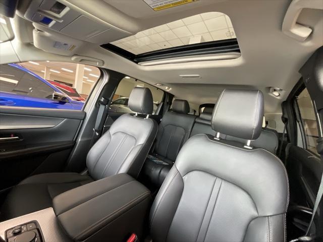 Photo of 2024 Deep Crystal Blue Mica Mazda CX-90