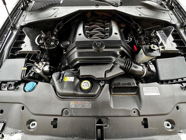 Photo of 2005 Ebony Jaguar XJ