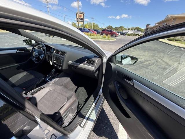 Photo of 2012 Frost Silver Metallic Volkswagen Jetta