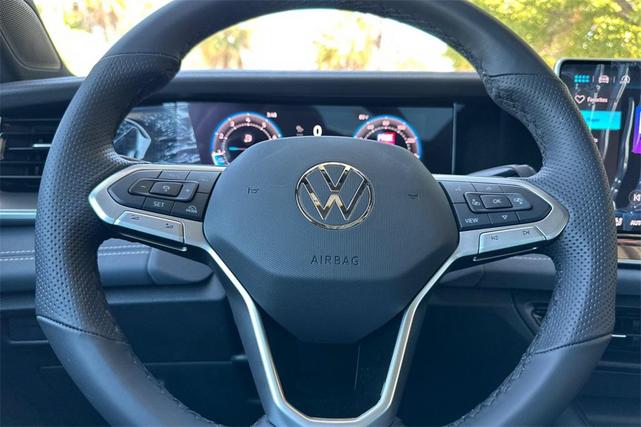 Photo of 2025 Sandstone Volkswagen Tiguan