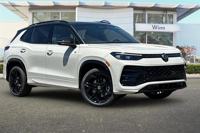 Photo of 2025 Sandstone Volkswagen Tiguan