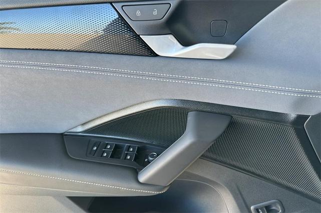 Photo of 2025 Opal White Volkswagen Tiguan