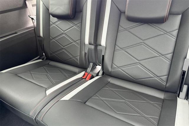 Photo of 2025 Deep Black Pearl Volkswagen Atlas