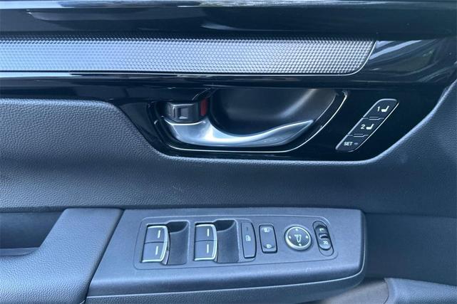 Photo of 2023 Silver Honda CR-V
