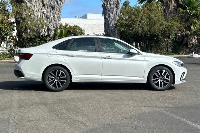 Photo of 2025 Opal White Volkswagen Jetta