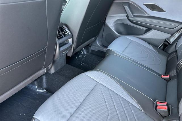 Photo of 2025 Pure White Volkswagen Tiguan