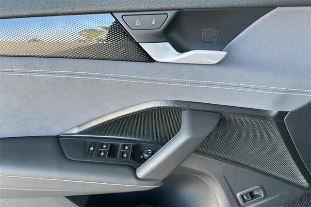 Photo of 2025 Pure White Volkswagen Tiguan
