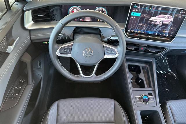 Photo of 2025 Pure White Volkswagen Tiguan