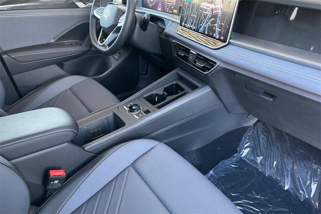 Photo of 2025 Pure White Volkswagen Tiguan