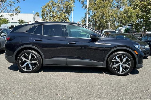 Photo of 2025 Deep Black Pearl Volkswagen ID.4