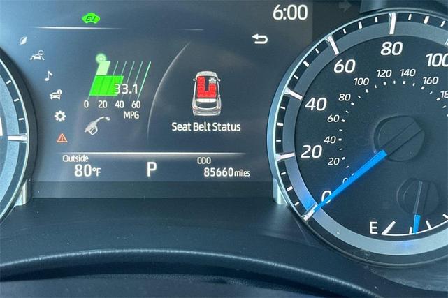 Photo of 2023 White Toyota Highlander Hybrid