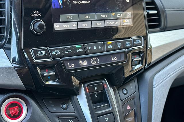 Photo of 2022 Gray Honda Odyssey