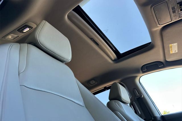 Photo of 2022 Gray Honda Odyssey