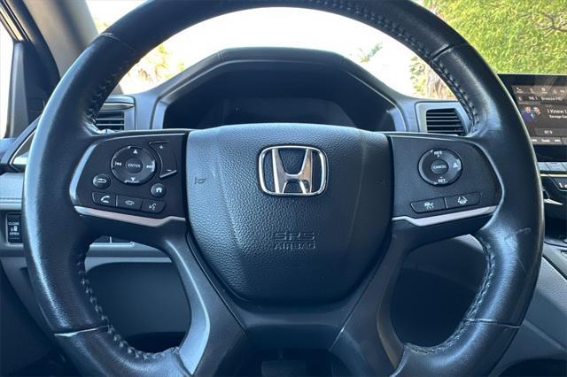 Photo of 2022 Gray Honda Odyssey