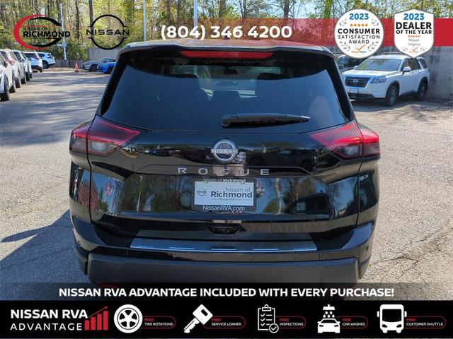 Photo of 2025 Super Black Nissan Rogue