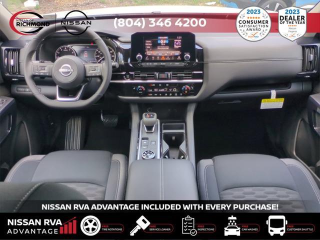 Photo of 2025 White Pearl Nissan Pathfinder