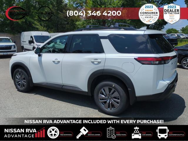 Photo of 2025 White Pearl Nissan Pathfinder