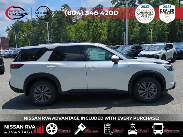 Photo of 2025 White Pearl Nissan Pathfinder