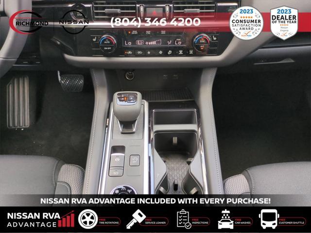 Photo of 2025 White Pearl Nissan Pathfinder