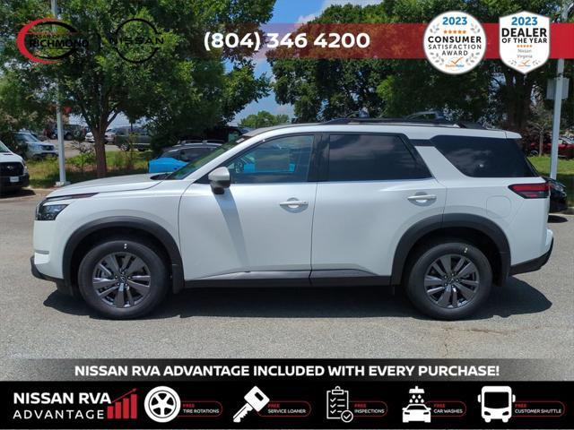 Photo of 2025 White Pearl Nissan Pathfinder