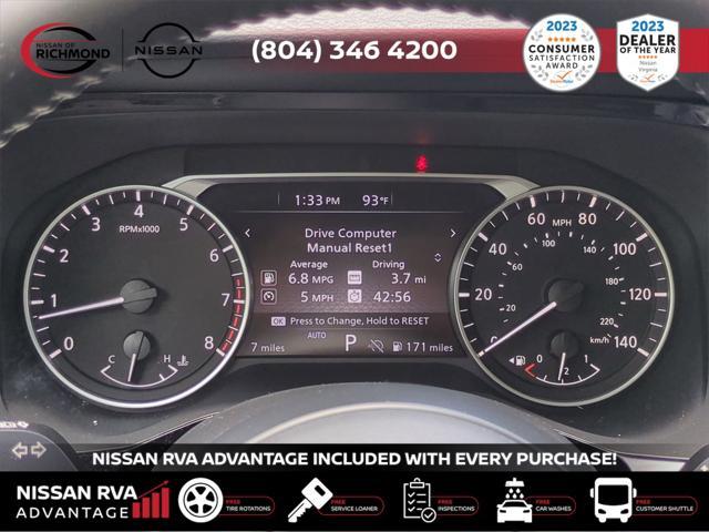 Photo of 2025 White Pearl Nissan Pathfinder