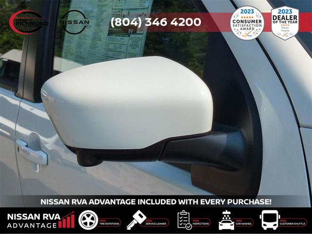 Photo of 2025 Glacier White Nissan Frontier