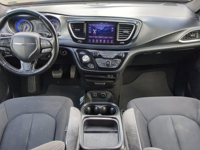 Photo of 2019 Velvet Red Pearlcoat Chrysler Pacifica
