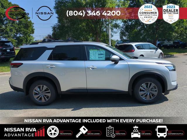 Photo of 2025 Brilliant Silver Metallic Nissan Pathfinder