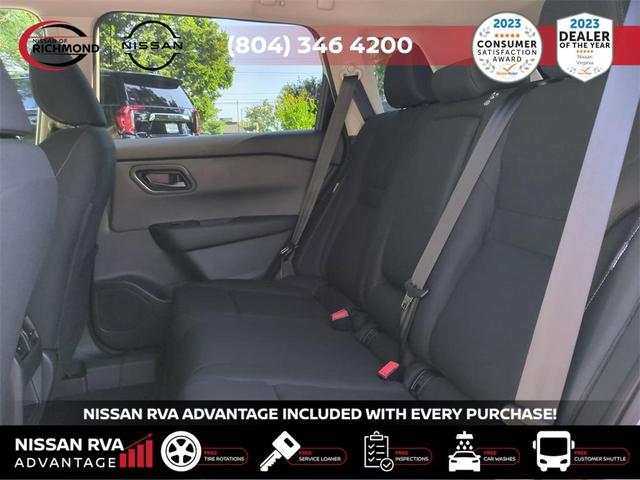 Photo of 2025 White Nissan Rogue