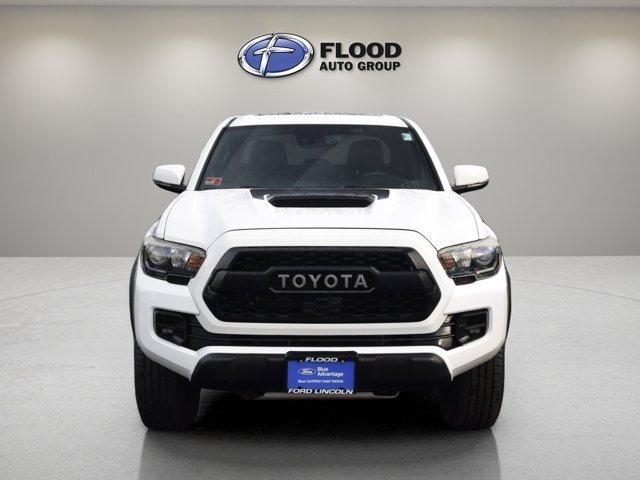 Photo of 2019 White Toyota Tacoma