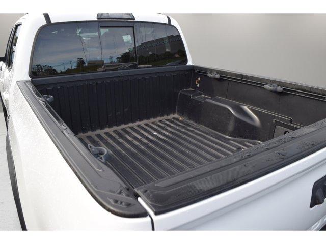 Photo of 2019 White Toyota Tacoma
