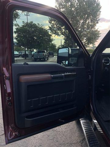Photo of 2016 Marron Ford F-350
