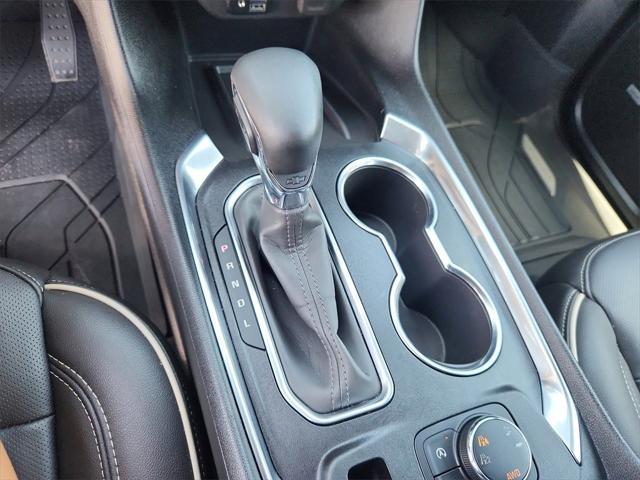 Photo of 2023 White Chevrolet Traverse