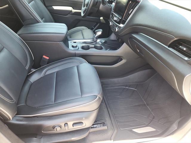 Photo of 2023 White Chevrolet Traverse