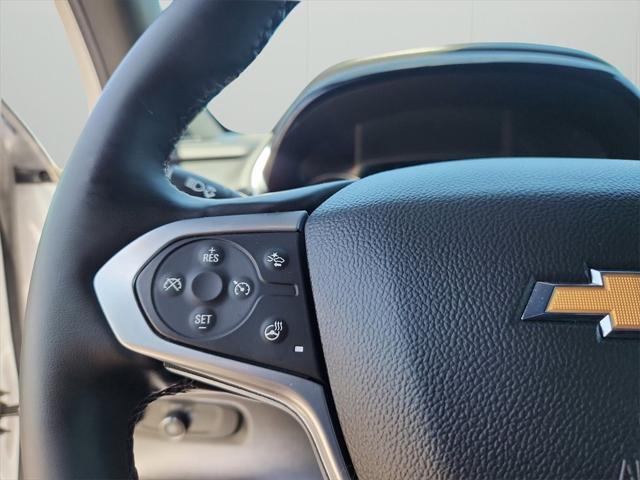 Photo of 2023 White Chevrolet Traverse