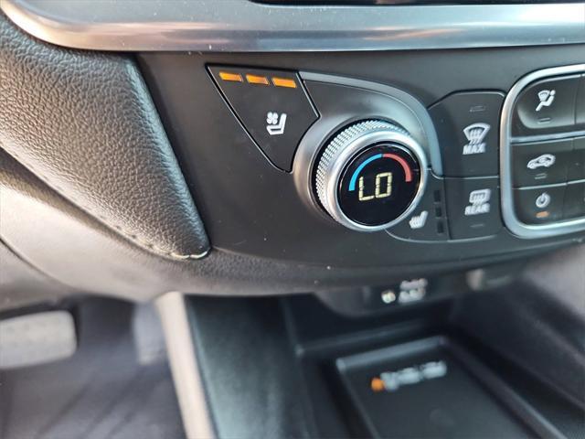 Photo of 2023 White Chevrolet Traverse