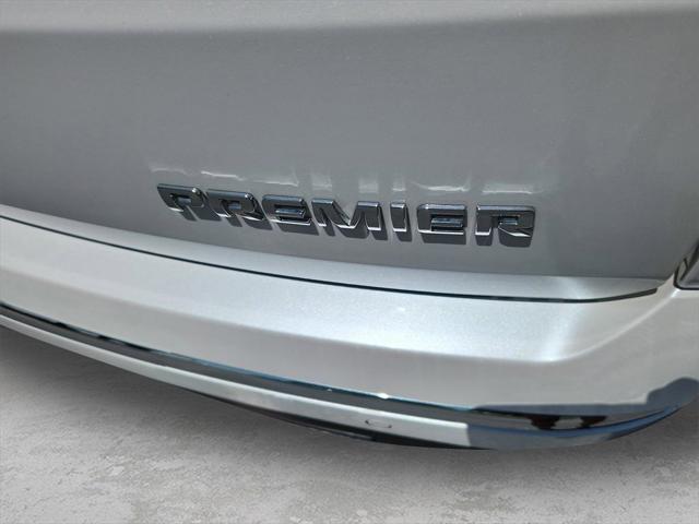 Photo of 2023 White Chevrolet Traverse